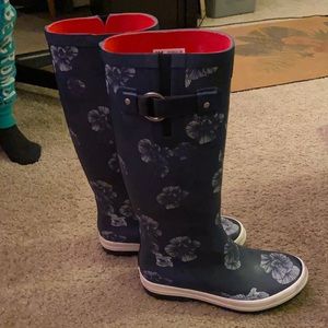Helly Hansen size  8 rubber boots
